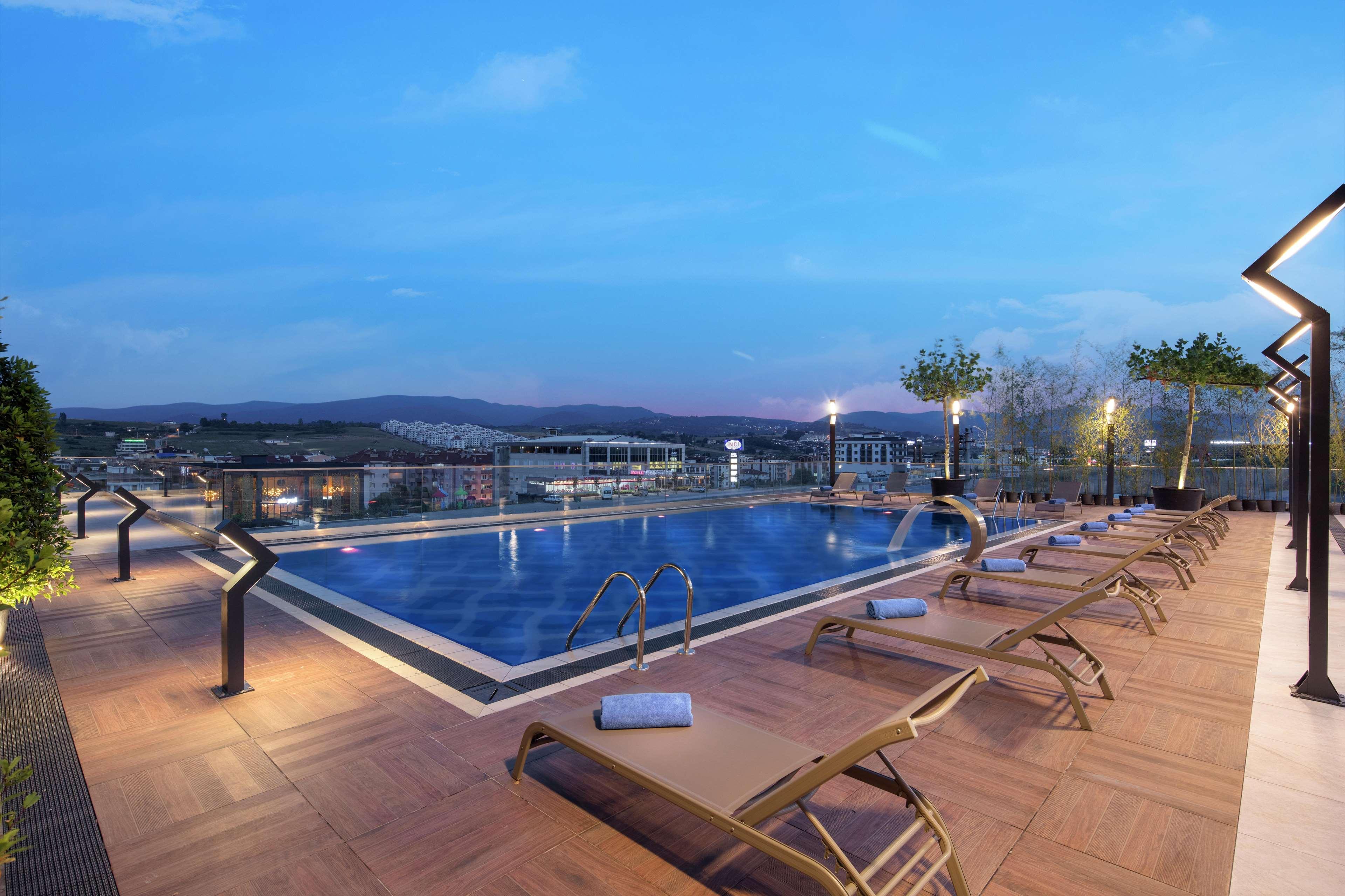 Hilton Garden Inn Yalova Экстерьер фото