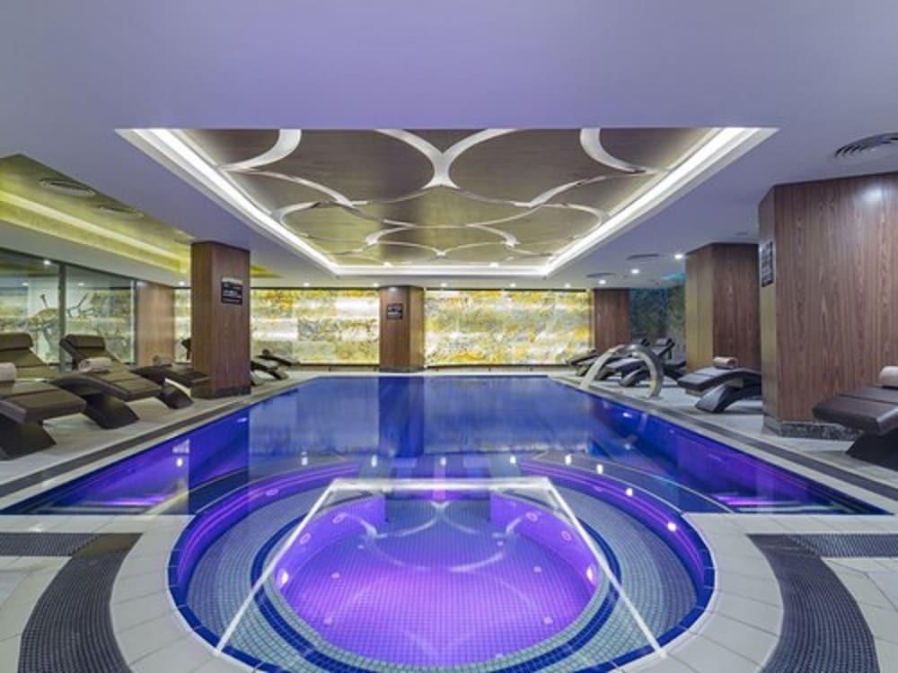 Hilton Garden Inn Yalova Экстерьер фото