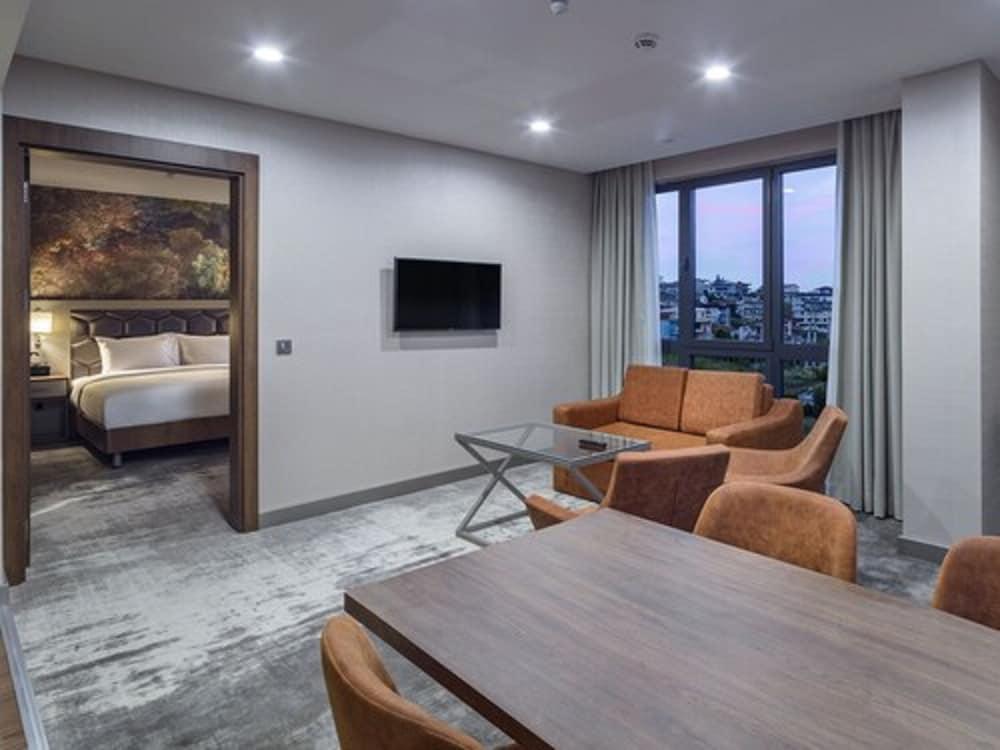 Hilton Garden Inn Yalova Экстерьер фото