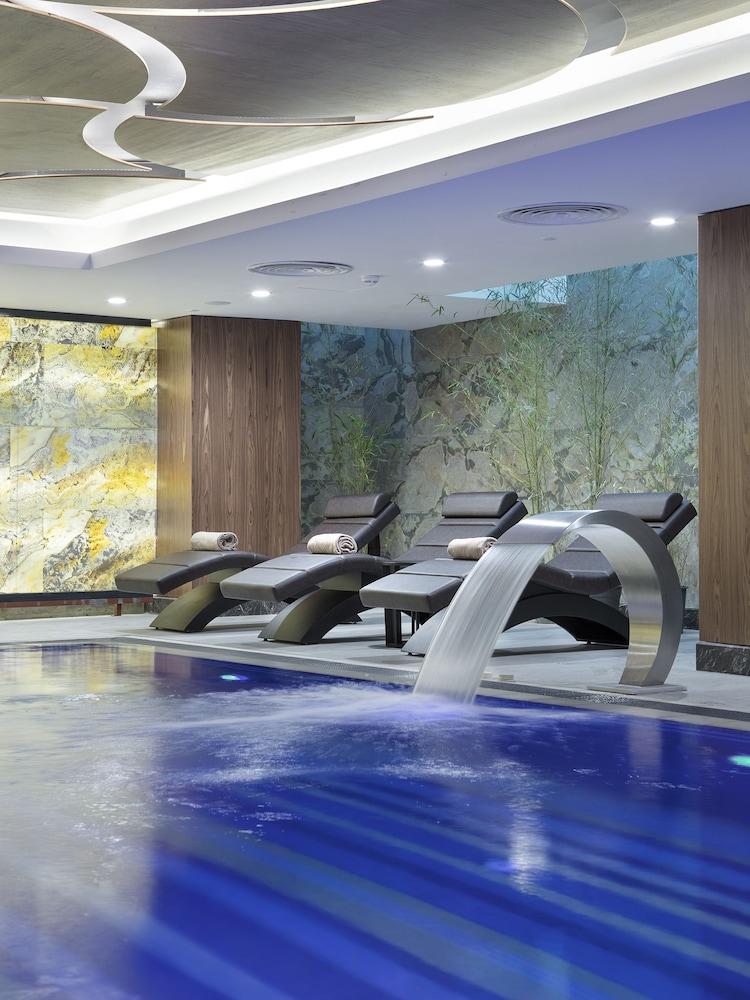 Hilton Garden Inn Yalova Экстерьер фото